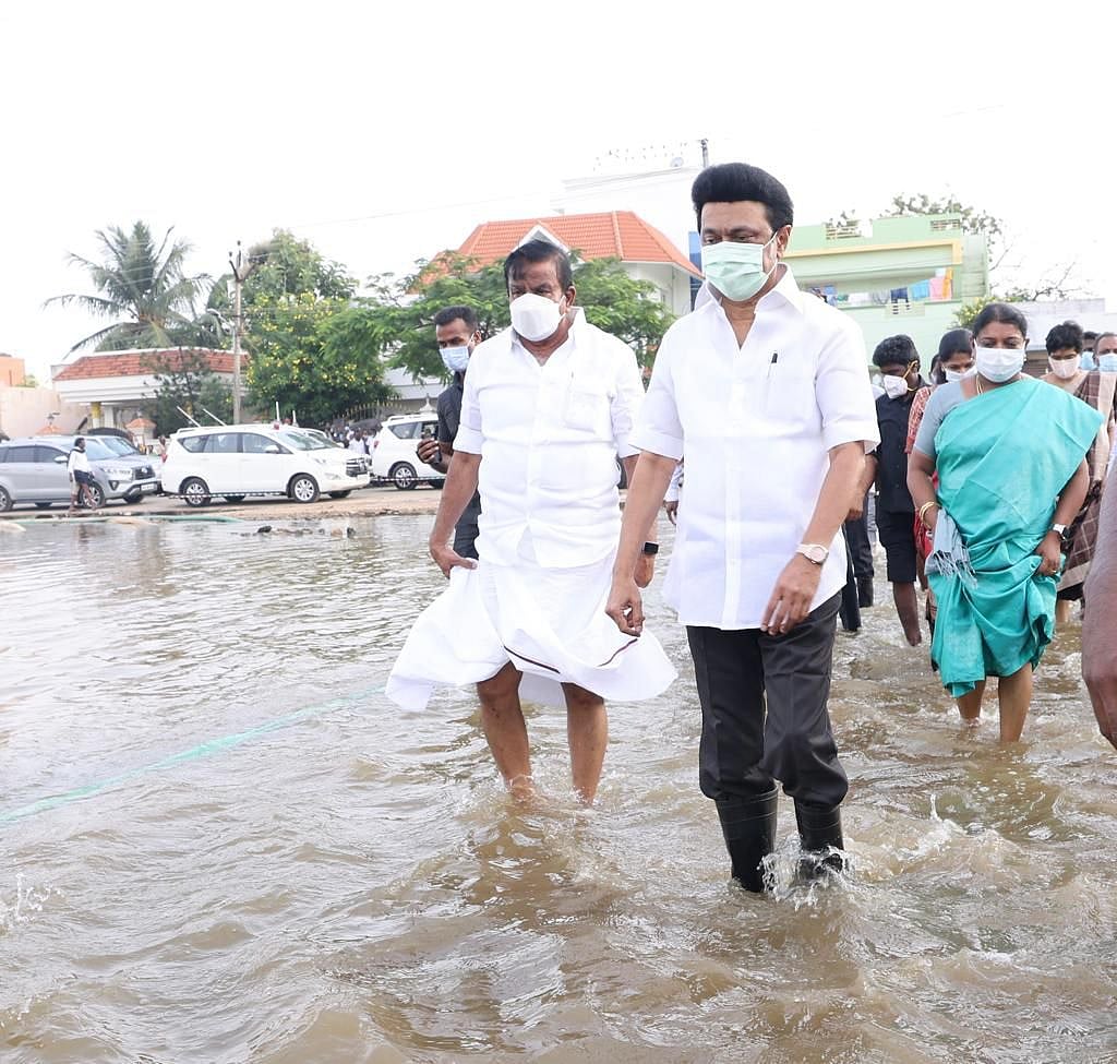 “உங்க ஆட்சி சூப்பரா இருக்கு” - முதலமைச்சரைக் கண்டு மகிழ்ந்த கல்லூரி மாணவிகள்! #Album