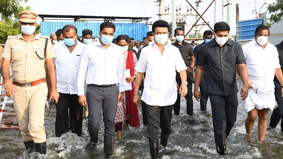 தூத்துக்குடியில் அதிரடி ஆய்வில் இறங்கிய முதலமைச்சர்.. மழை பாதிப்பு குறித்து அதிகாரிகளுடன் முக்கிய ஆலோசனை!