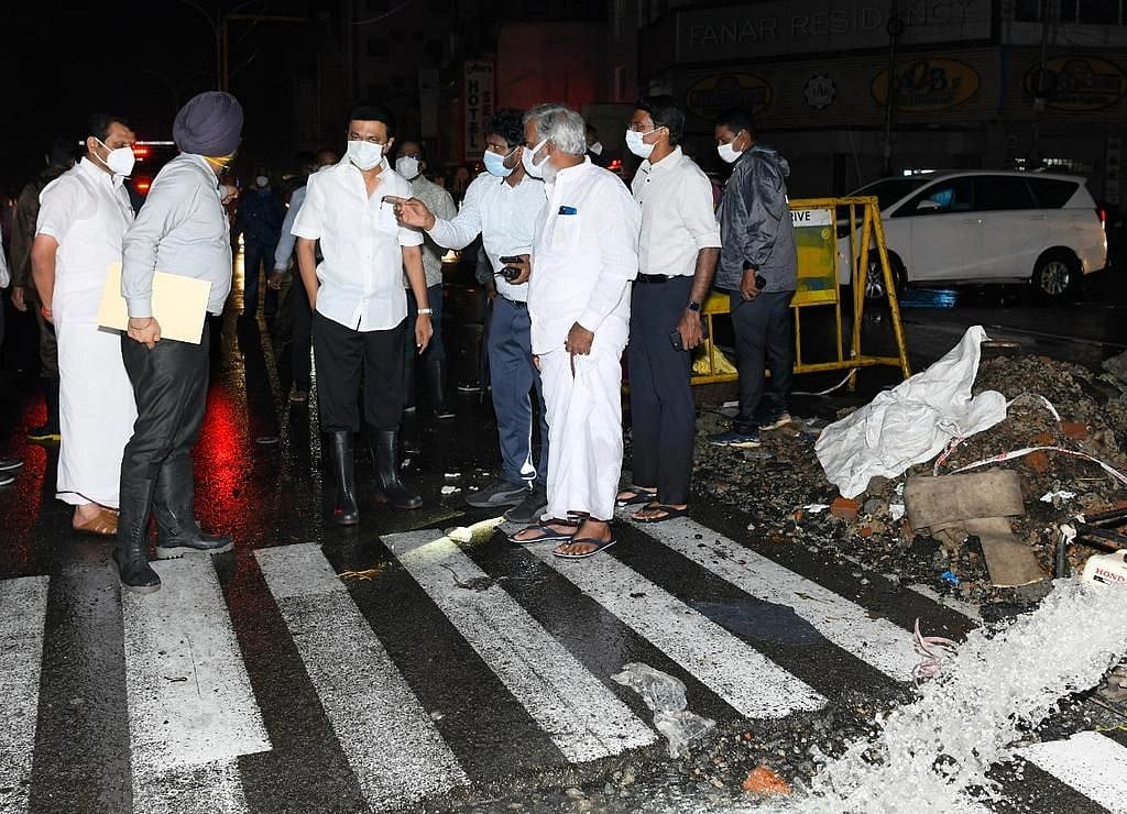 திருச்சியில் நிகழ்ச்சி முடிந்த கையோடு சென்னையில் ஆய்வு பணி: நள்ளிரவில் மக்கள் துயர் துடைக்கவந்த முதல்வர்!