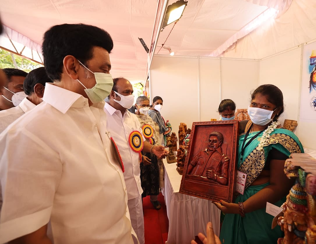 மகளிர் சுயஉதவிக் குழுக்களுக்கு நலத்திட்ட உதவிகள்... பிரதிநிதிகளுடன் கலந்துரையாடிய முதலமைச்சர்! #Album