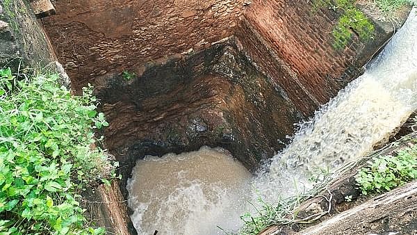 எவ்வளவு நீர் பாய்ந்தாலும் நிரம்பாத அதிசய கிணறு... உண்மை என்ன?