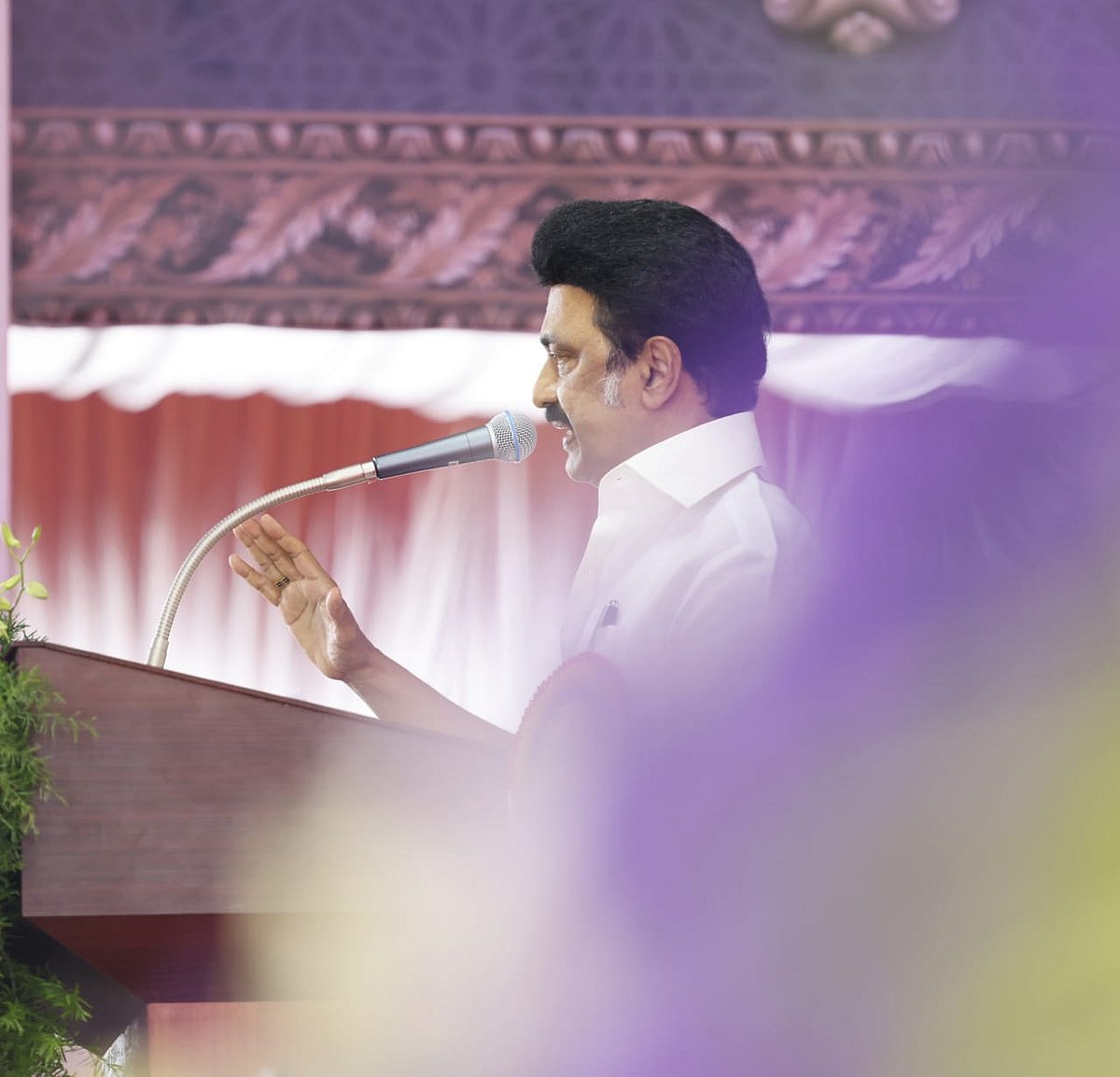 மகளிர் சுயஉதவிக் குழுக்களுக்கு நலத்திட்ட உதவிகள்... பிரதிநிதிகளுடன் கலந்துரையாடிய முதலமைச்சர்! #Album