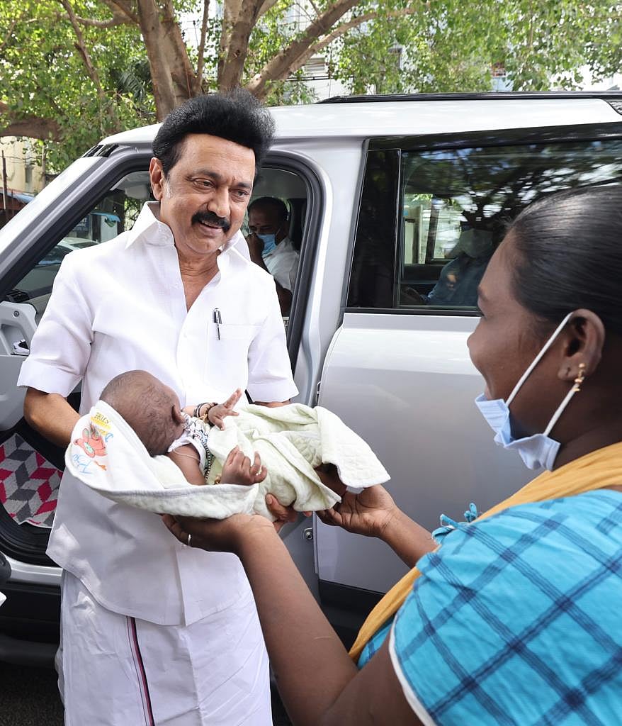 ”அயராது பம்பரமாய் சுழலும் முதலமைச்சர் மு.க.ஸ்டாலின்” - மழை பாதிப்புகள் குறித்து கொளத்தூரில் நேரில் ஆய்வு!