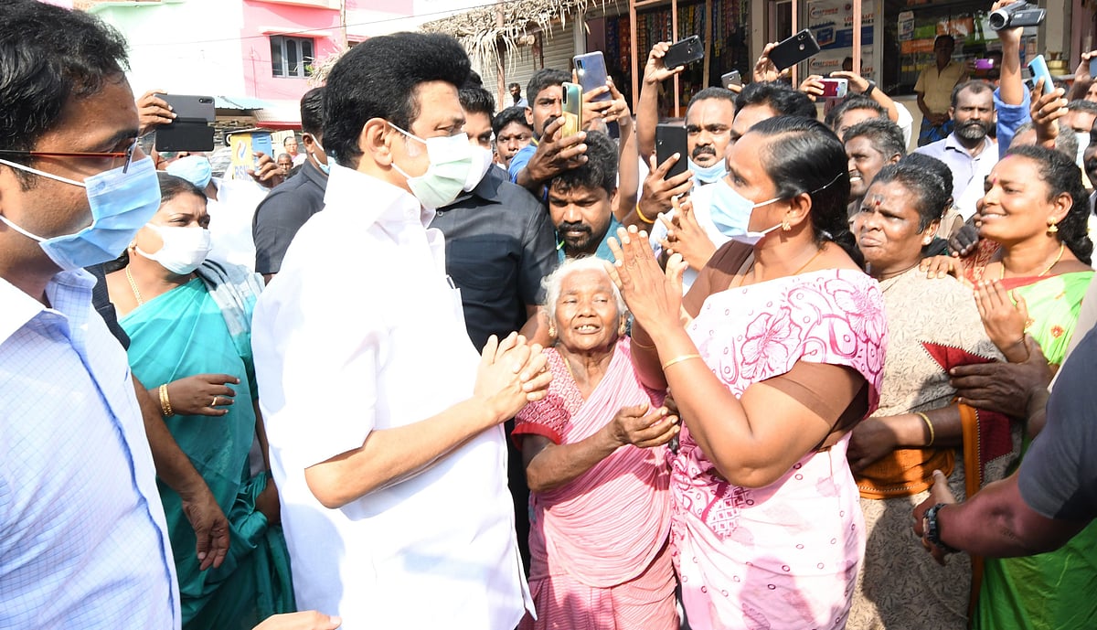 தூத்துக்குடியில் அதிரடி ஆய்வில் இறங்கிய முதலமைச்சர்.. மழை பாதிப்பு குறித்து அதிகாரிகளுடன் முக்கிய ஆலோசனை!