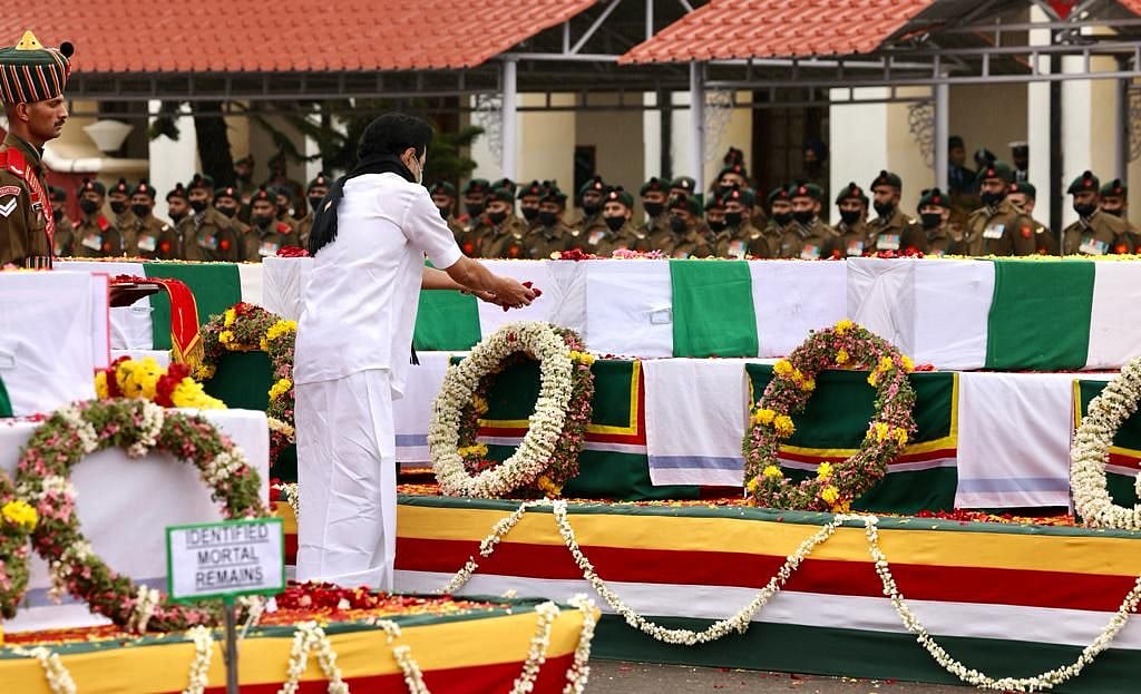 பிபின் ராவத் உள்ளிட்ட 13 பேரின் உடல்களுக்கு மலர்தூவி அஞ்சலி செலுத்திய முதலமைச்சர் மு.க.ஸ்டாலின்! #Album