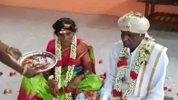 35 ஆண்டுகள் காத்திருந்து காதலியை கரம்பிடித்த முதியவர்.. நெகிழவைக்கும் காதல் கதை!