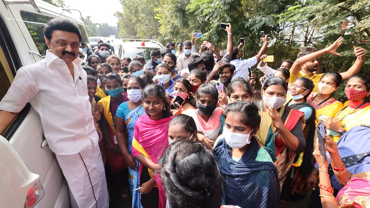 மகளிர் சுயஉதவிக் குழுக்களுக்கு நலத்திட்ட உதவிகள்... பிரதிநிதிகளுடன் கலந்துரையாடிய முதலமைச்சர்! #Album