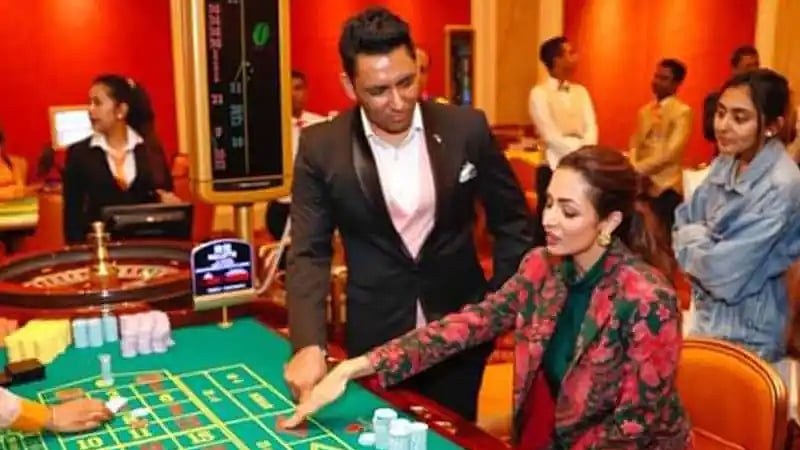 கிளப்களை கண்காணிக்க CCTV பொருத்தலாம்... ரம்மி விளையாடுவதை தடுப்பதற்கு சென்னை உயர்நீதிமன்றம் பரிந்துரை!