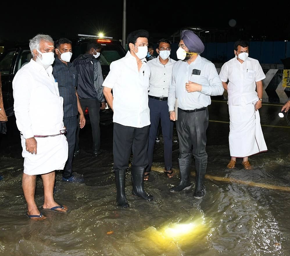 திருச்சியில் நிகழ்ச்சி முடிந்த கையோடு சென்னையில் ஆய்வு பணி: நள்ளிரவில் மக்கள் துயர் துடைக்கவந்த முதல்வர்!