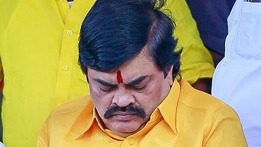 திருப்பதி லட்டு தயாரிக்க நெய் அனுப்பியதில் முறைகேடு? அடுத்தடுத்து அம்பலமாகும் ராஜேந்திர பாலாஜியின் ஊழல்!