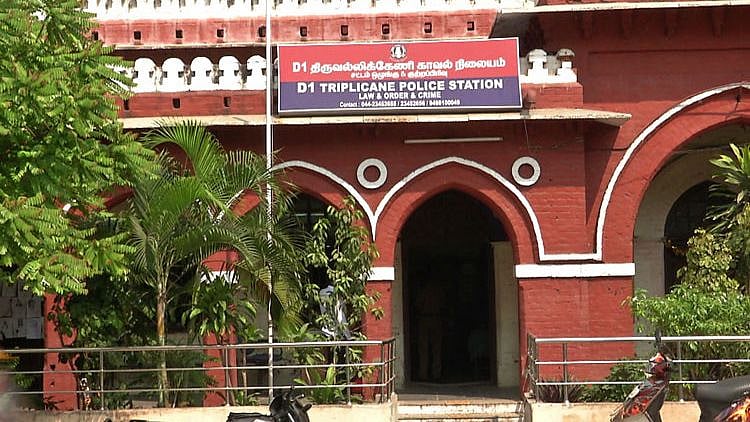 வாகனம் நிறுத்துவதில் தகராறு.. இளைஞரை கறிவெட்டும் கத்தியால் வெட்டிய கும்பல்: 2 பேர் கைது!