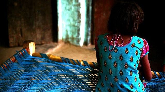 8ஆம் வகுப்பு மாணவிக்கு பாலியல் தொல்லை.. வீடியோ எடுத்து மிரட்டிய லாரி டிரைவர் : போக்சோவில் கைது!