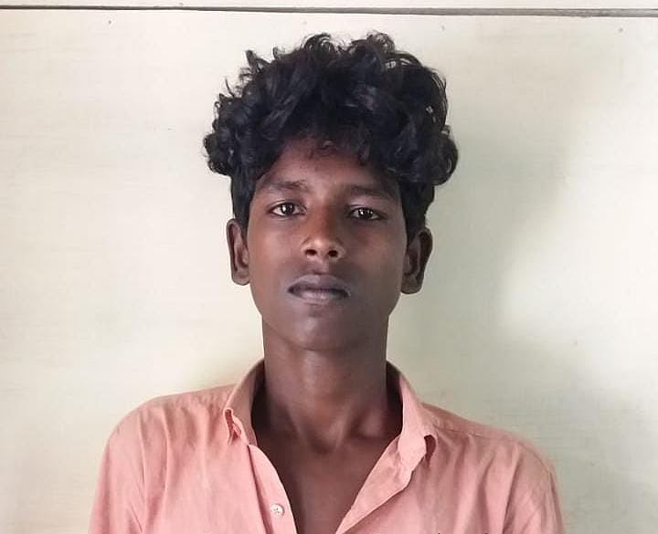 நாட்டு வெடிகுண்டு வீசி பிறந்த நாளை கொண்டாடிய வாலிபர்.. தேடுதல் வேட்டையில் புதுவை போலிஸார்..!