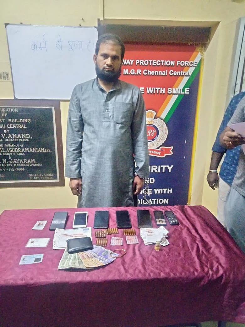 “மயக்க மருந்துகள் கொடுத்து ரயில் பயணிகளிடம் கைவரிசை” : தமிழ்நாடு போலிஸிடம் சிக்கிய வடமாநில கொள்ளையன் !