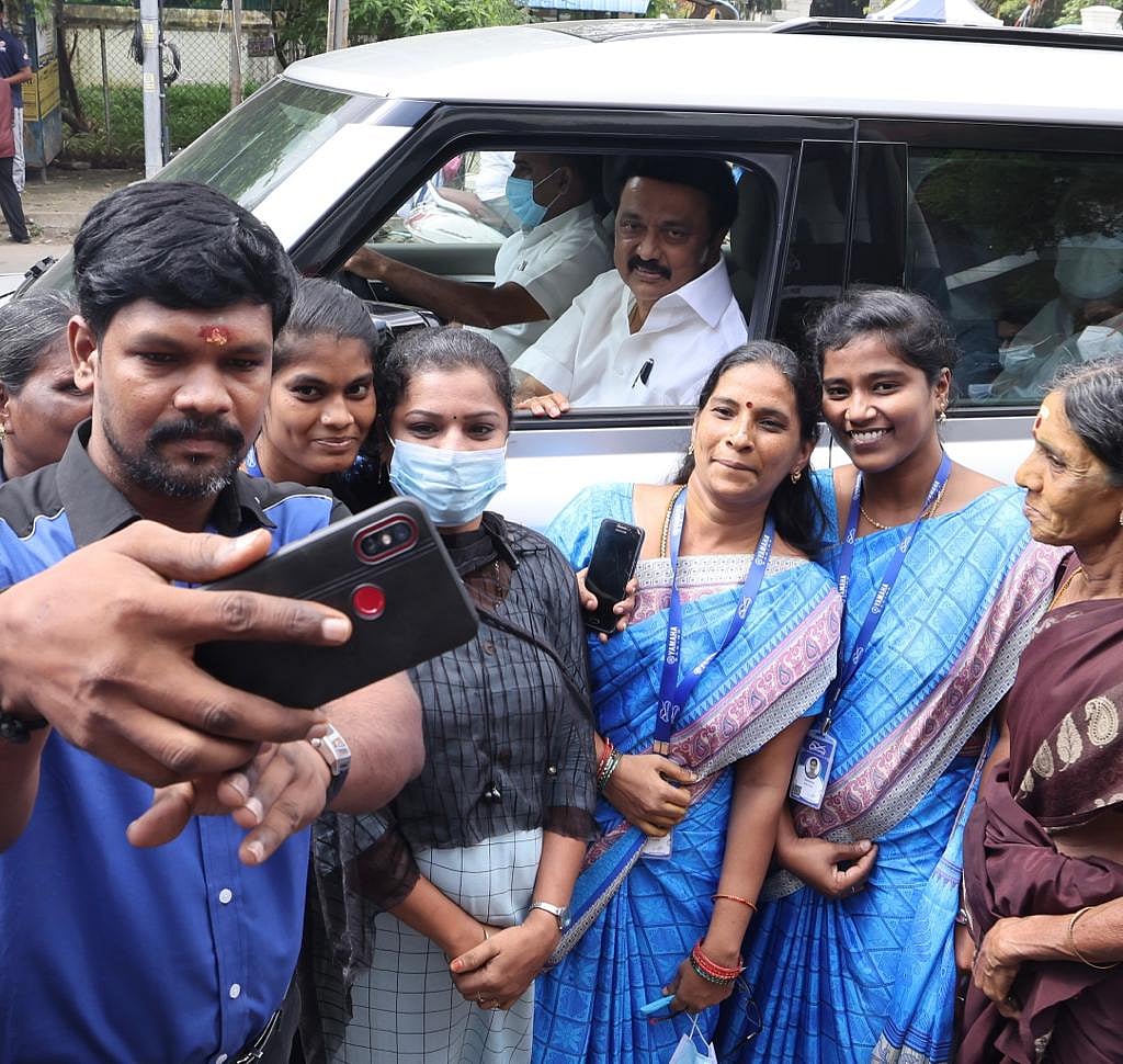 ”அயராது பம்பரமாய் சுழலும் முதலமைச்சர் மு.க.ஸ்டாலின்” - மழை பாதிப்புகள் குறித்து கொளத்தூரில் நேரில் ஆய்வு!