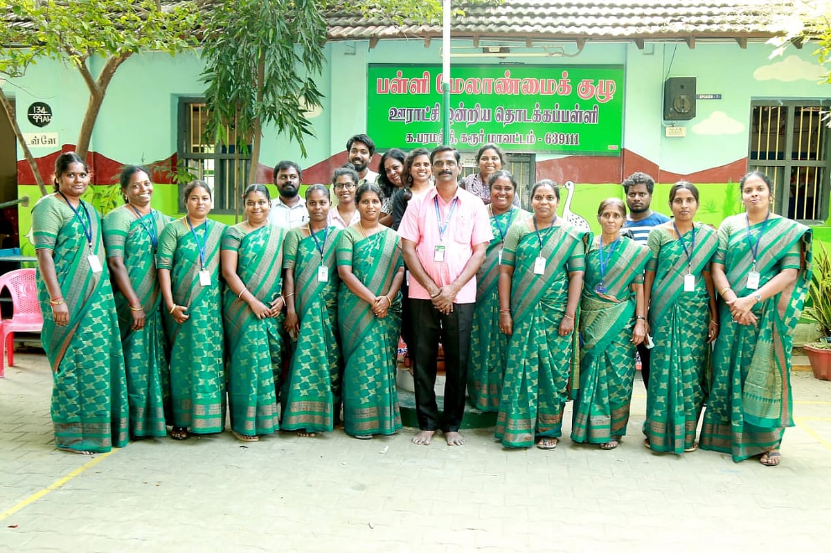 வாசிப்பை வளர்த்தெடுக்க அசத்தல் ஏற்பாடு.. பெற்றோர்களுக்கென நூலகம் அமைத்த அரசுப் பள்ளி - குவியும் பாராட்டு!