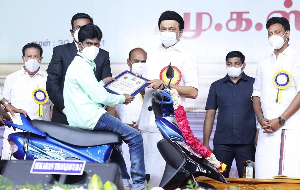 ’சரபோஜி கல்லூரி டூ சரஸ்வதி மஹால் நூலகம்’ - அரசு விழா, ஆய்வு என முதலமைச்சர் மு.க.ஸ்டாலின் ரவுண்டப் (Album)