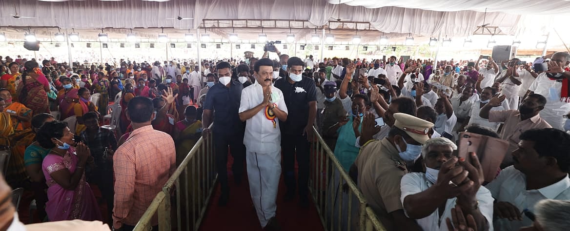 மகளிர் சுயஉதவிக் குழுக்களுக்கு நலத்திட்ட உதவிகள்... பிரதிநிதிகளுடன் கலந்துரையாடிய முதலமைச்சர்! #Album