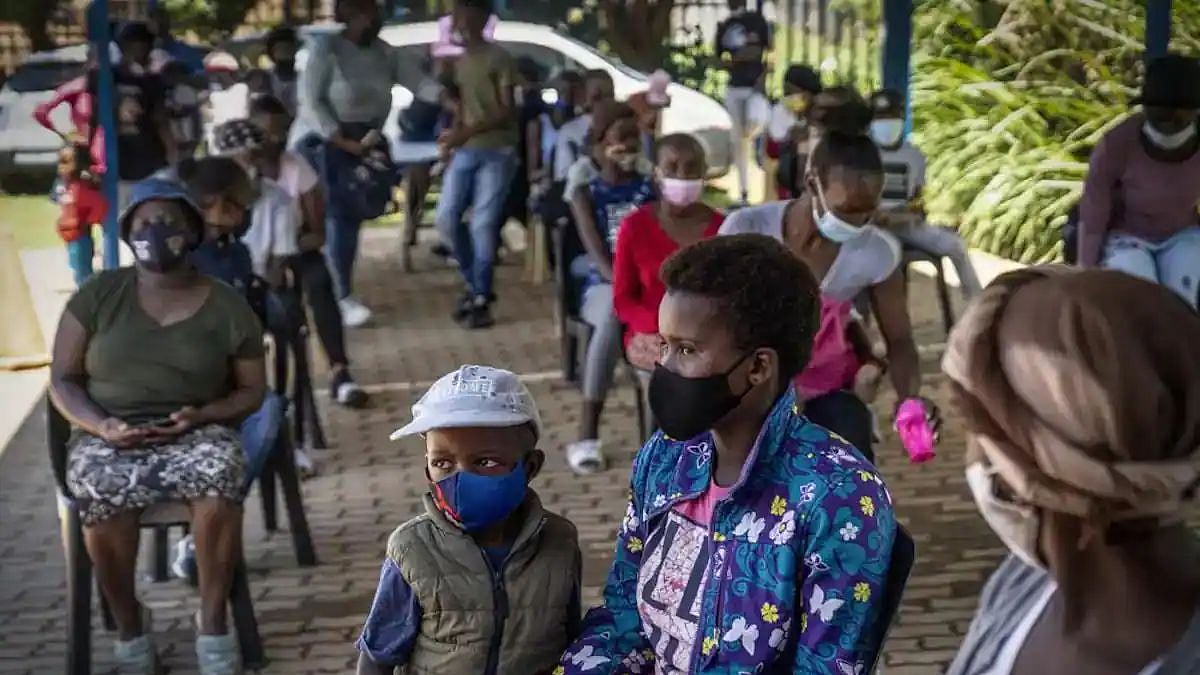 குழந்தைகளைக் குறிவைக்கும் ஒமைக்ரான்... தென்னாப்பிரிக்காவில் அதிகமானோர் பாதிப்பு - அதிர்ச்சி தகவல்!