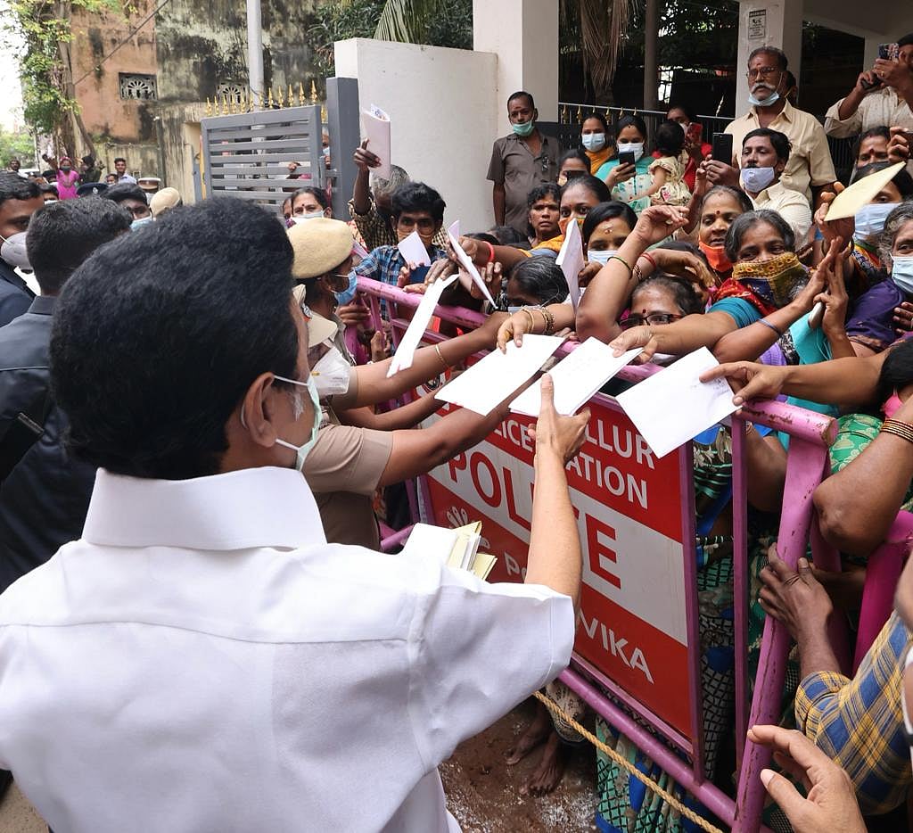 ”அயராது பம்பரமாய் சுழலும் முதலமைச்சர் மு.க.ஸ்டாலின்” - மழை பாதிப்புகள் குறித்து கொளத்தூரில் நேரில் ஆய்வு!