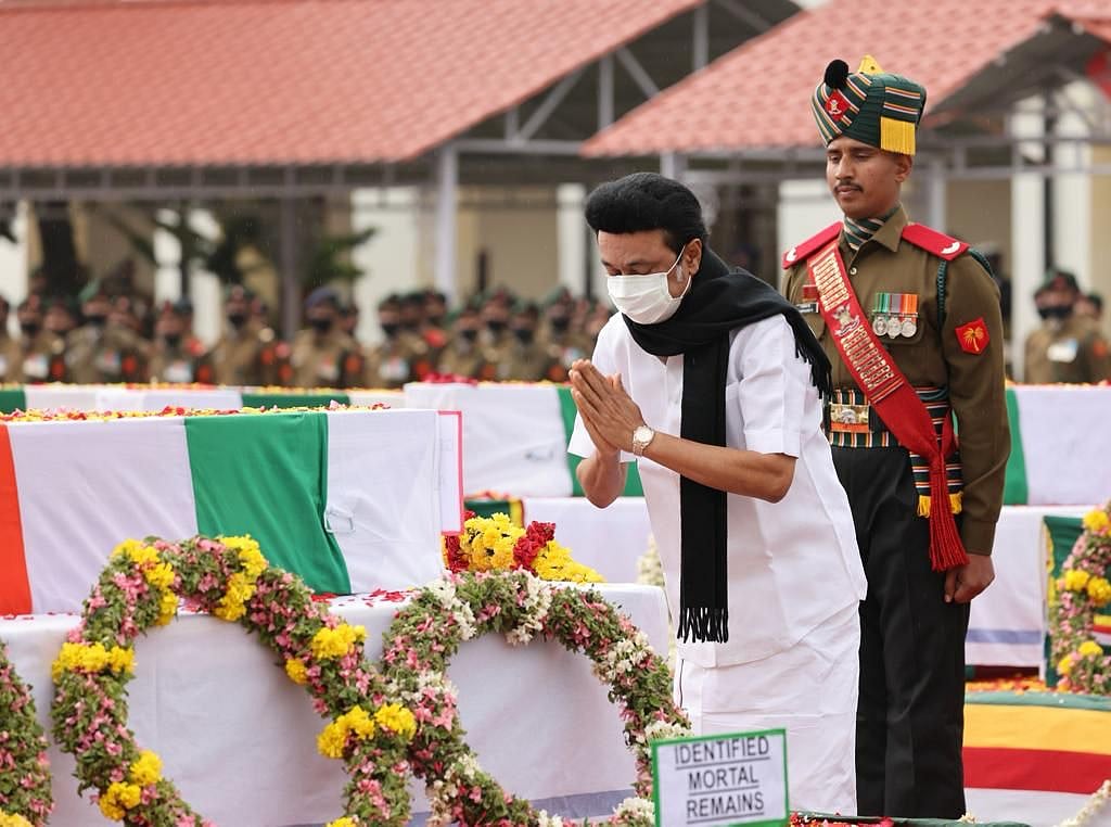 பிபின் ராவத் உள்ளிட்ட 13 பேரின் உடல்களுக்கு மலர்தூவி அஞ்சலி செலுத்திய முதலமைச்சர் மு.க.ஸ்டாலின்! #Album