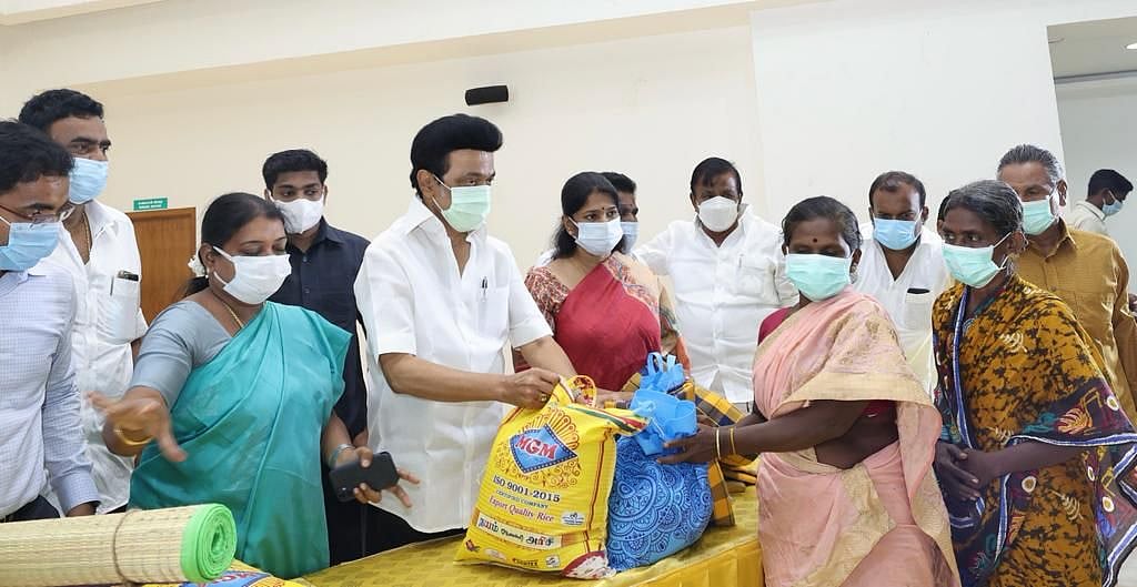 “உங்க ஆட்சி சூப்பரா இருக்கு” - முதலமைச்சரைக் கண்டு மகிழ்ந்த கல்லூரி மாணவிகள்! #Album