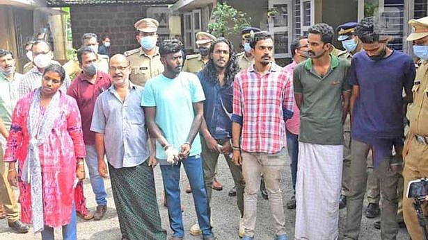 மகளுக்குத் திருமணம் செய்து வைத்த நபரை கூலிப்படை ஏவி கொல்ல முயன்ற பெற்றோர்: பகீர் சம்பவத்தின் பின்னணி என்ன