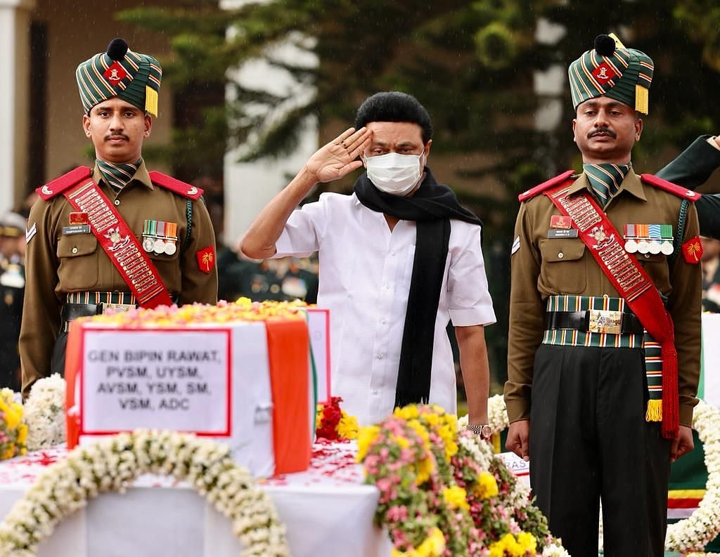 பிபின் ராவத் உள்ளிட்ட 13 பேரின் உடல்களுக்கு மலர்தூவி அஞ்சலி செலுத்திய முதலமைச்சர் மு.க.ஸ்டாலின்! #Album