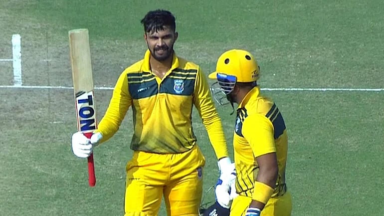 5 போட்டிகளில் 4 சதம்... இந்திய அணியின் இரும்புக்கதவை தட்டித் திறக்கும் ருத்துராஜ் கெய்க்வாட்!