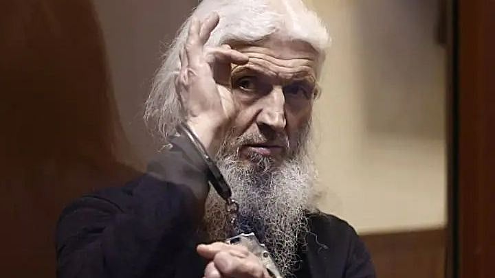 "கொரோனா என ஒன்று இல்லவே இல்ல.. இது போலி" : பிரச்சாரம் செய்த பாதிரியாருக்கு 3.5 ஆண்டுகள் சிறைத் தண்டனை!