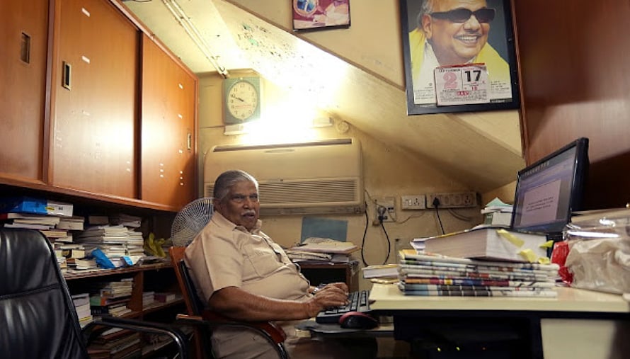 ”இங்க பெருசா எந்த வேலையும் இல்லை; ஆனா ஓடியாந்துடுறேன்.. எதுக்காக?” - கலைஞருடனான சண்முகநாதனின் நினைவலைகள்!