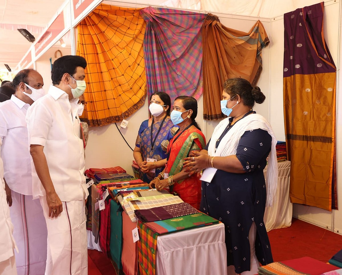 மகளிர் சுயஉதவிக் குழுக்களுக்கு நலத்திட்ட உதவிகள்... பிரதிநிதிகளுடன் கலந்துரையாடிய முதலமைச்சர்! #Album