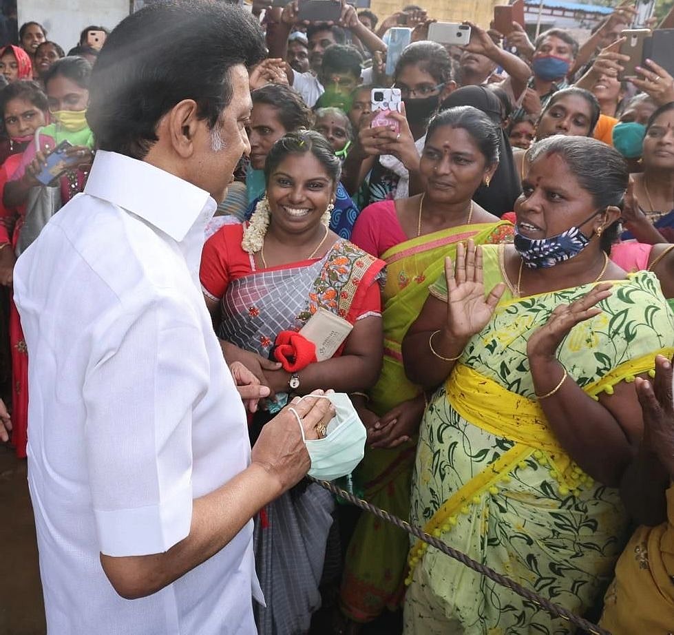 திராவிட மாடல் ஆட்சி மகளிர் நலனின் பொற்காலம்.. பெண்களுக்கு முதலமைச்சர் கொண்டுவந்த 13 மகத்தான திட்டங்கள்!