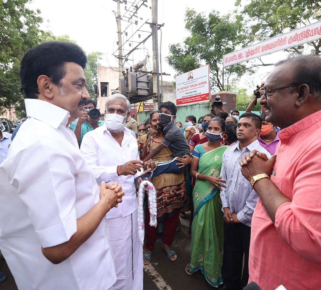 ”அயராது பம்பரமாய் சுழலும் முதலமைச்சர் மு.க.ஸ்டாலின்” - மழை பாதிப்புகள் குறித்து கொளத்தூரில் நேரில் ஆய்வு!