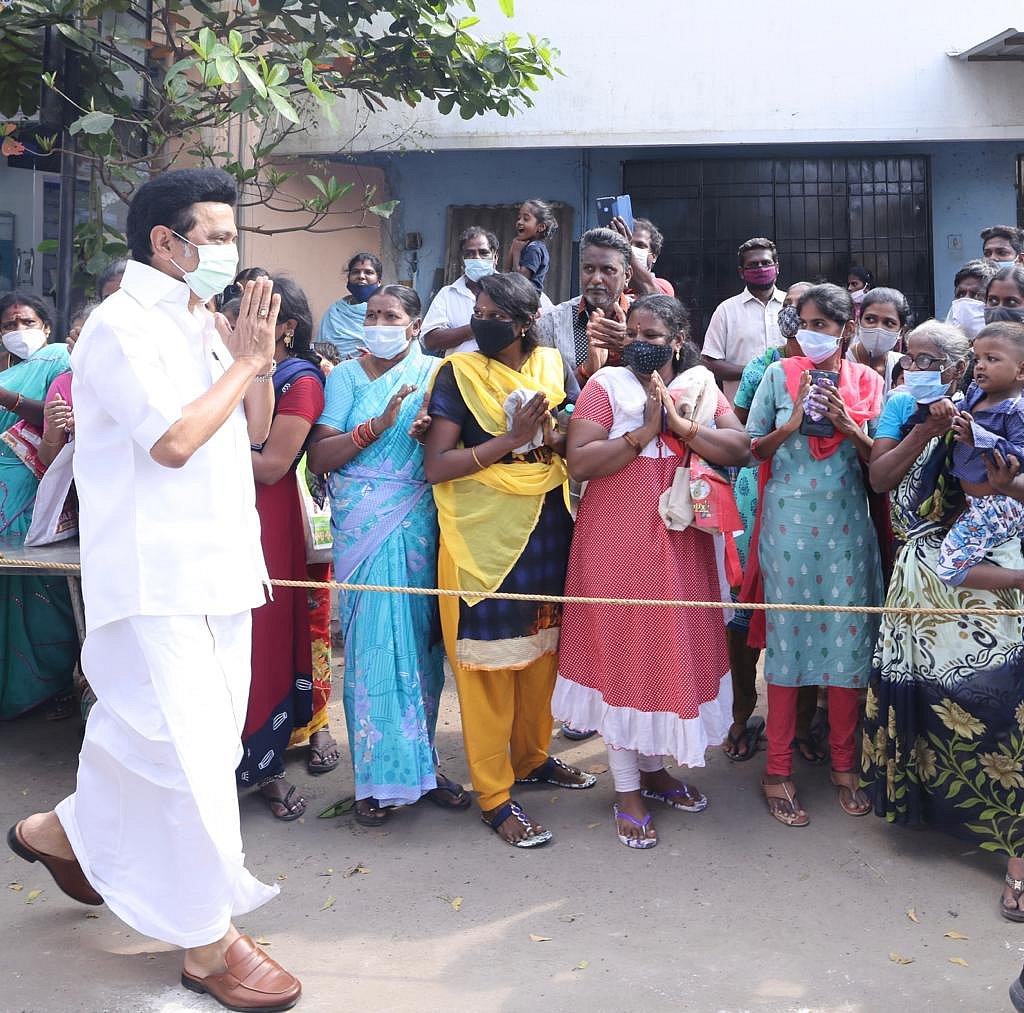 ”அயராது பம்பரமாய் சுழலும் முதலமைச்சர் மு.க.ஸ்டாலின்” - மழை பாதிப்புகள் குறித்து கொளத்தூரில் நேரில் ஆய்வு!