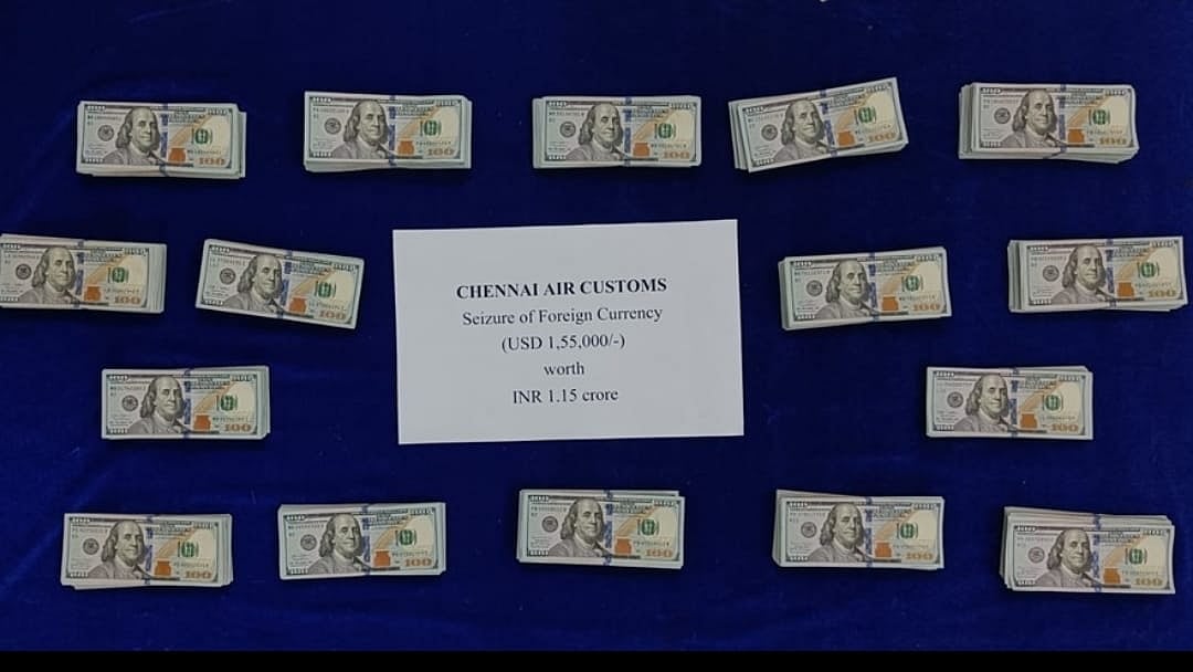 அரபு நாட்டுக்கு ஹவாலா பணம் கடத்தலா? சென்னை ஏர்போர்ட்டில் கையும் களவுமாக சிக்கிய பயணி; ₹1.15 கோடி பறிமுதல்