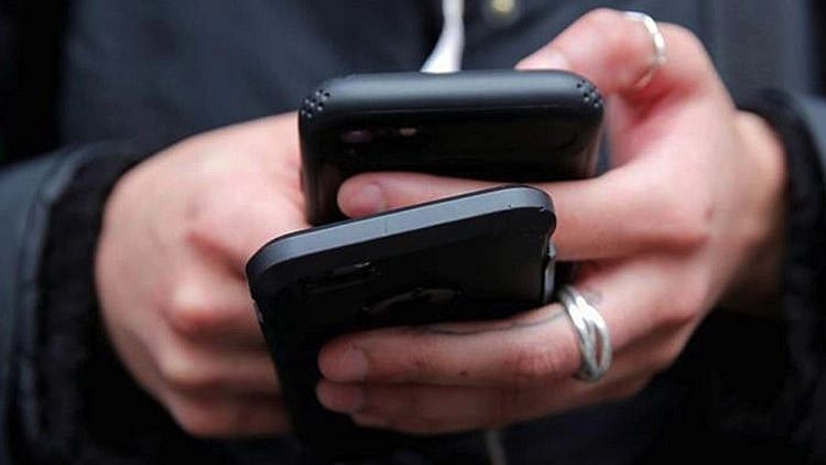 ஆன்லைனில் ஆர்டர் செய்பவர்களிடம் கைவரிசை.. 11 செல்போன்களை திருடிய டெலிவரி பாய் கைது : சிக்கியது எப்படி?