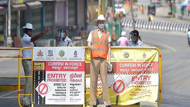 டெல்லியை அடுத்து பெங்களூரிலும் முழு ஊரடங்கு அமல்: கட்டுப்பாடுகளை தீவிரப்படுத்திய கர்நாடகா!