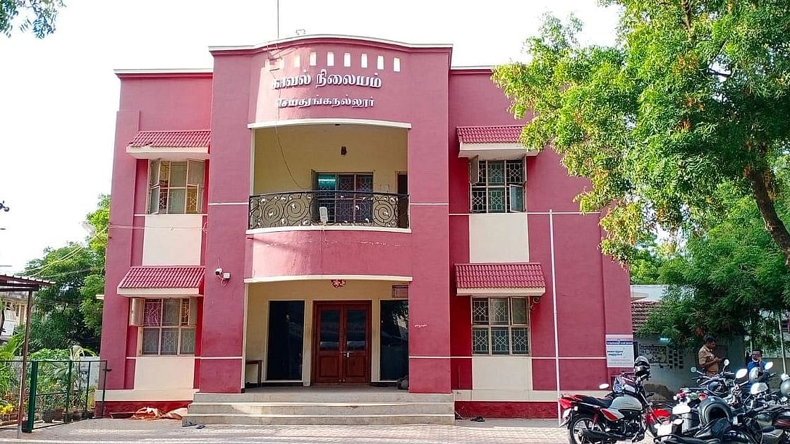 Facebook பதிவில் கமெண்ட் பதிவிட்ட நபர் கார் ஏற்றி கொலை : தூத்துக்குடியில் நடந்த ‘பகீர்’ சம்பவம்!