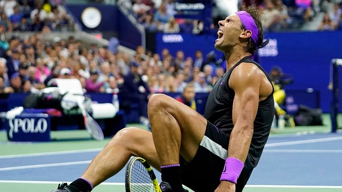 பரபரப்பான நான்காவது செட்.. பட்டையை கிளப்பி இறுதிப்போட்டியில் கால் வைத்த நடால்!