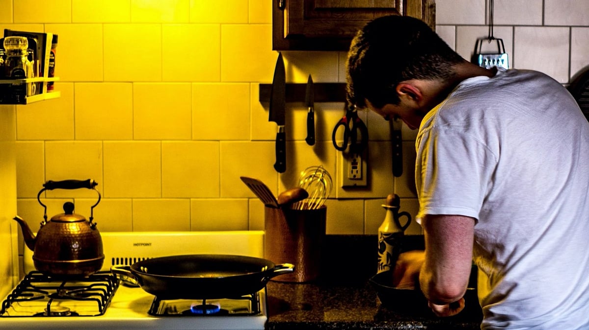 ”கிச்சடி நல்லதுதான்; அதுக்காக திருடும் போது சமைக்கிறது வாழ்க்கைக்கே கேடு” - அசாம் போலிஸின் கிண்டல் ட்வீட்