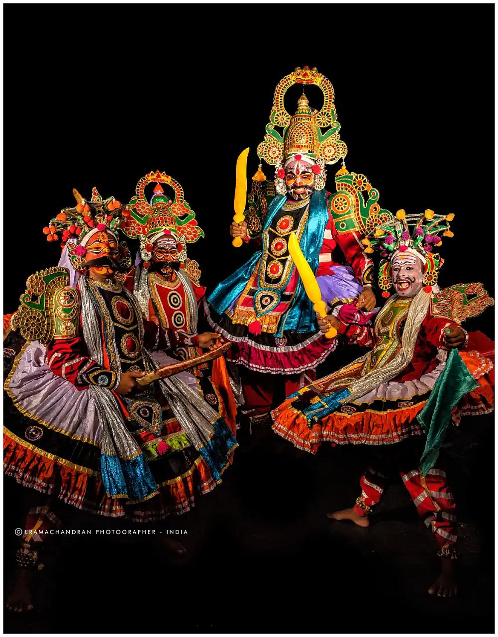 தெருக்கூத்து கலைஞர்களை கௌரவப்படுத்தி விஜய் சேதுபதி காலண்டர் வெளியீடு : பல அவதாரங்களில் அசத்தல்! (Photos)