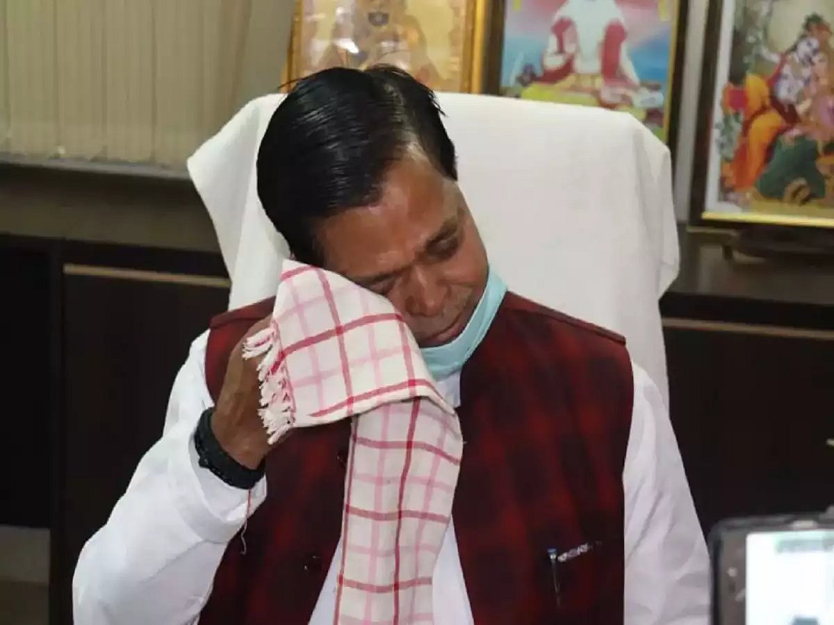 “கட்சிக்காக பணத்தை வாங்கிட்டு ஏமாத்தீட்டாங்க” - பாஜகவிலிருந்து விலகியவர் கண்ணீர் மல்க பேட்டி!