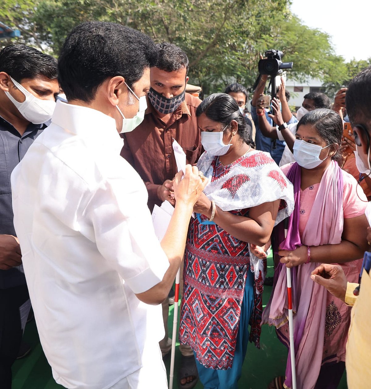 ”தயக்கமின்றி 15-18 வயதுடைய பிள்ளைகளுக்கு தடுப்பூசி செலுத்த அறிவுறுத்துங்கள்” - முதலமைச்சர் மு.க.ஸ்டாலின்