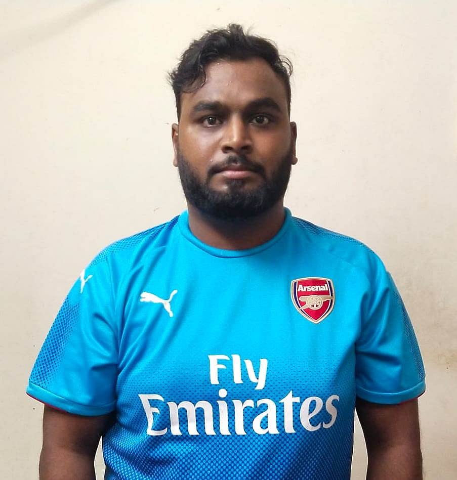 <div class="paragraphs"><p>நவீன்</p></div>