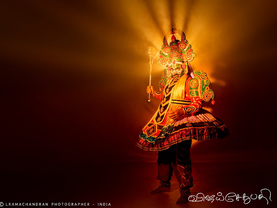 தெருக்கூத்து கலைஞர்களை கௌரவப்படுத்தி விஜய் சேதுபதி காலண்டர் வெளியீடு : பல அவதாரங்களில் அசத்தல்! (Photos)