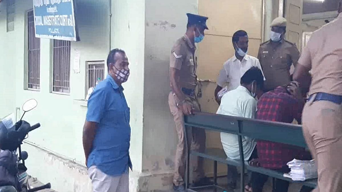 டிப்-டாப்பாக அதிகாரிகள் போல வந்து போலி ரெய்டு... ரூ. 20 லட்சம் கொள்ளை - முக்கிய குற்றவாளி சரண்!