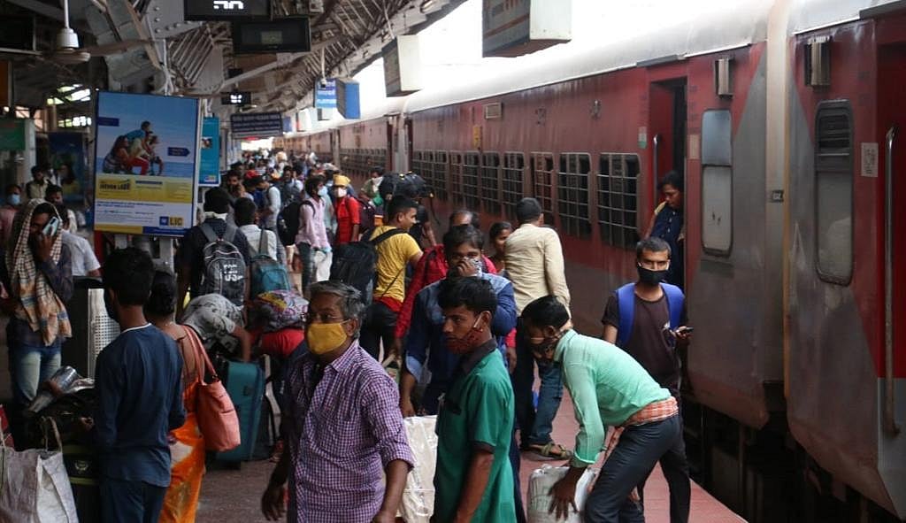 ”சென்னை புறநகர் ரயிலில் பயணிக்க 2 டோஸ் தடுப்பூசி கட்டாயம்” - தெற்கு ரயில்வே அதிரடி அறிவிப்பு!