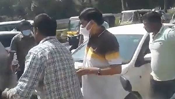 "ரேஸிங்.. சேஸிங்.." : ராஜேந்திர பாலாஜியை தனிப்படை போலிஸ் சுற்றி வளைத்தது எப்படி? - பரபர பின்னணி!