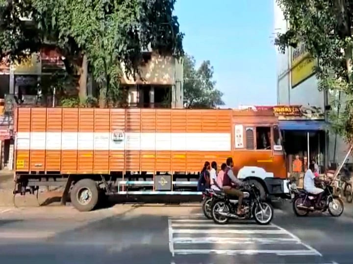 திருச்சியில் லாரியை மடக்கி வழிப்பறி; போலிஸில் சிக்கிய பசு பாதுகாவலர்கள் - வசூல் வேட்டை நடத்தியது அம்பலம்!